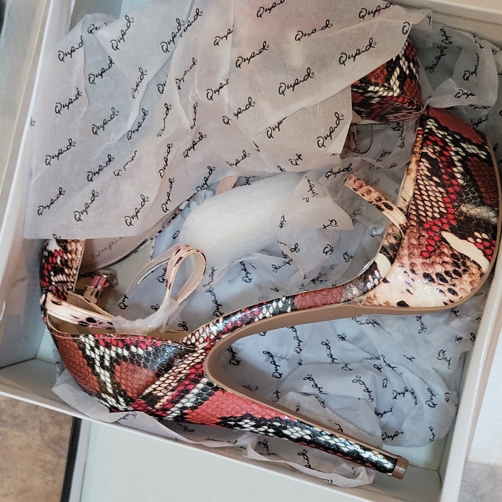 Heels - Picture 1 of 1